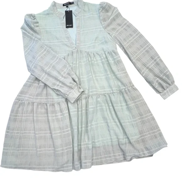 NWT Nasty Gal Light Green Long Sleeve Tiered Dress - Picture 2 of 8